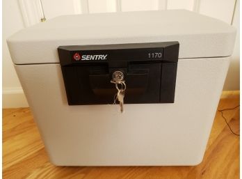 Sentry 1170  Fire Safe With Keys