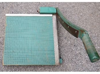 Vintage Hunt Wilde Paper Cutter