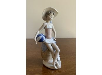 Lladro Summerl Girl With Beach Ball Porcelain Figurine #5219