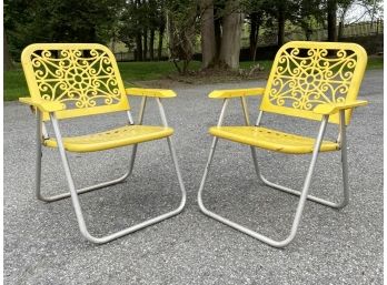 A Pair Of Vintage 1970's Aluminum And Plastic Lawn Chairs - Fabulous Look, On Trend!