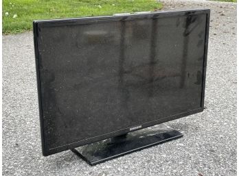 A 27' Samsung Flat Screen TV