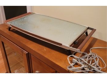 Vintage Salton Hot Tray Model H 140.                   -                     Loc: Shelf 3