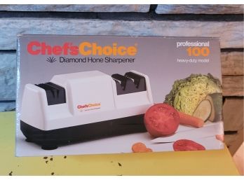 Chef Choice Professional 100 Heavy Duty Diamond Hone Knife Sharpener.             Loc: Shelf 3