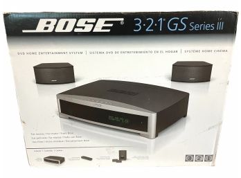 Bose 3-2-1 Series III DVD/CD HDMI Home Theater System. W/box.