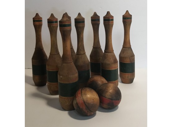 Antique Wooden Bowling Pin Lawn Set