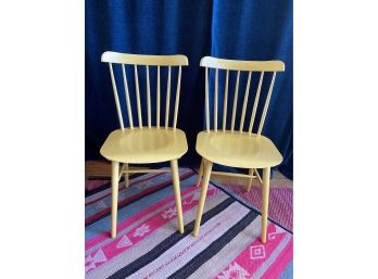 Pair Of YELLOW Solid Beech Wood Windsor Style Dining Chairs Ton Dining Chairs 17.5x19x18' Seat 33' Back