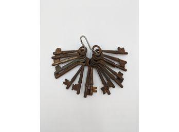 Lot Of Vintage Skeleton Keys With Greenwich Nametag
