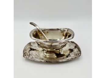 Vintage 1847 Rogers Bros  Daffodil 9913 Silver Plated Gravy Bowl