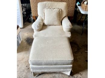 Vintage THOMASVILLE Club Chair And Matching Ottoman - White/cream