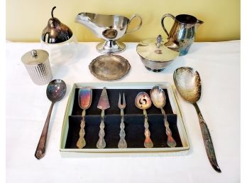 Small Assortment Of Silver Plate Kitchen & Dining - Oneida, International Silver & More
