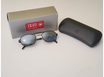 New Pair Of Swiss Army Stamper 29770 Sunglasses With Case - 100 UV Lenses