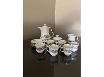 JLmenau Porcelain Tea Set With A Floral Design