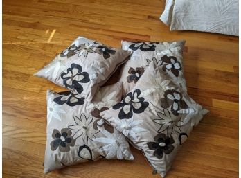 Set Of 4 Matching Pier 1 Accent Pillows