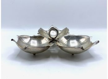 Exceptional 1960s Sterling Silver Black, Starr, & Gorham Leaf Sectional Dish Handmade By Alfredo Sciarrotta