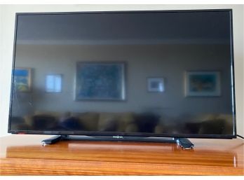 39 Inch Insignia LED TV With Remote Model NS-40D510NA15