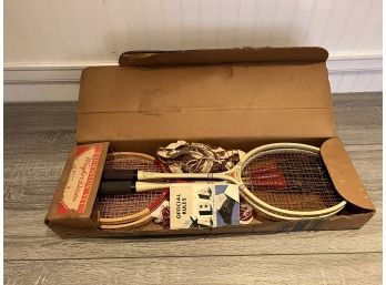 Crispy Vintage Badminton Set, 5 Rackets In Box