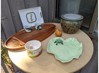 Grouping Of 8 Items Including Trays, Cutting Board, Bowls With Matching Cork Top