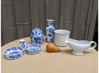 Grouping Of 7 Ceramic Pieces