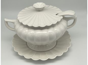 Calif Made In USA C609 White Soup Tureen With Ladel