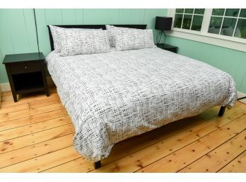 Comptree Beadboard Style King Size Bed With Loom & Leaf Memory Foam Mattress By Saatva And Bedding