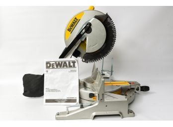 DEWALT 12-Inch Miter Saw, 15-Amp, Single Bevel, Compound (DWS715)