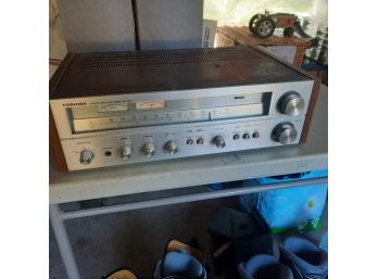 Vintage Toshiba Model SA-725 Stereo AM/FM Received. Powers Up With Sound. No Other Testing Was Done. #60
