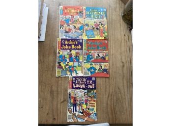 Lot Of 5 Archie Comics Riverdale High, Joke Book And TV Laugh Out