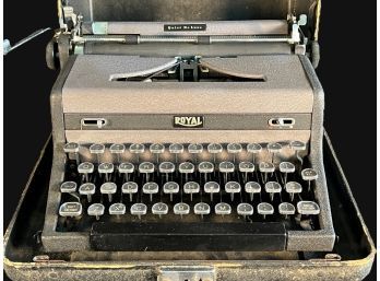 Vintage Grey Royal Quiet De Luxe Portable Typewriter