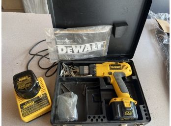 Dewalt Power Drill DW972 Cordless Adjustable Clutch Driver/drill With Battery Charger