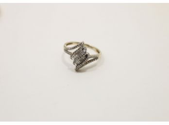 10k White Gold Diamond Ring Size 6.75