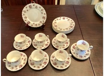 Royal Albert Service For 8 Luncheon Set