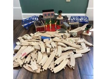 Huge Lot Of THOMAS The Train Tracks  And Buildings