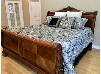 Luxurious Universal Furniture Co, California King Bed