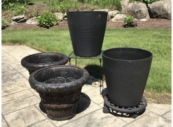 4 Planter Pots And Stands