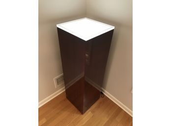 Lighted Pedestal 14x14x43 Excellent Condition