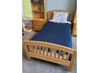 Twin Bed Linen Not Included 42x78x38 (headboard) 27-1/4 Footboard