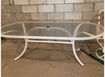 Outdoor White Table With Unbrella Hole Sits 6 34x42x26