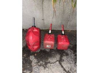 Gas Cans With Fluid