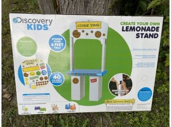 New Discovery Kids Lemonade / Cookie Stand