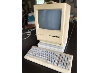 Mid-1980s Apple Macintosh Plus M0001A 1MB Computer With CMS SD20U External Hard Drive & Keyboard