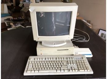 Vintage Apple Macintosh IIsi Computer With 12' Color Display Monitor, Keyboard, Faxmodem