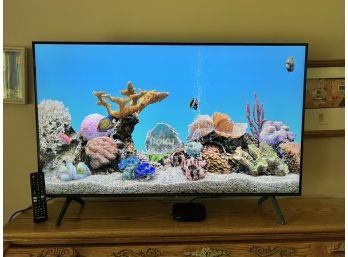 43 Samsung LED UN43TU700D Smart TV Like New Made In June 2021