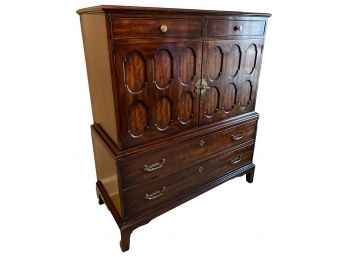 Morganton Tidewater Collection Mahogany Four Drawer One Cabinet Dresser