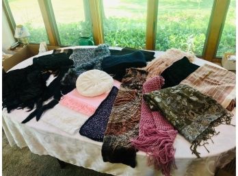 A Consignment Store's Dream - 21 Piece Lot Of Winter Scarves, Shawls And A Hat