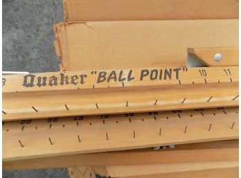 Vintage Quaker 'Ball Point' Wooden Curtain Stretcher