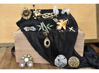 Assorted Fashion Pins Lot 1