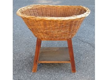 Country Style Wicker Basket Table