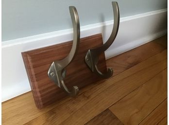 Double Wall Hook