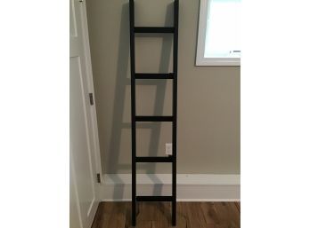 Leaning Quilt Ladder, Black (has Mounting Brackets)