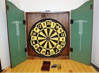General Sportcraft Prince Of Wales Pub Style Wooden Dart Board & Darts